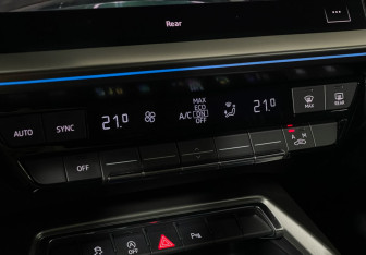 Подержанный автомобиль Audi A3 Sedan 2024 года (19 фото)