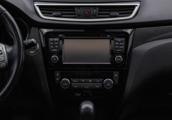 Подержанный автомобиль Nissan X-Trail 2016 года (14 фото)