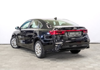 Подержанный автомобиль Kia Cerato Sedan 2019 года (7 фото)