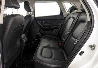 Подержанный автомобиль FAW Besturn X40 2020 года (16 фото)