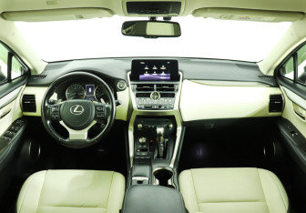 Подержанный автомобиль Lexus NX 2021 года (12 фото)