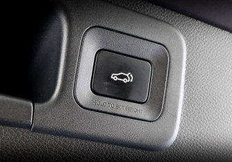 Подержанный автомобиль GAC GS8 2024 года (26 фото)