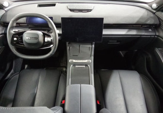 Подержанный автомобиль Omoda C7 2025 года (10 фото)