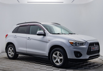 Подержанный автомобиль Mitsubishi ASX 2013 года (7 фото)