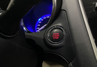 Подержанный автомобиль Subaru Legacy Sedan 2019 года (16 фото)