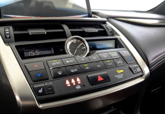 Подержанный автомобиль Lexus NX 2015 года (26 фото)