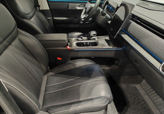 Подержанный автомобиль Jaecoo J7 2024 года (9 фото)