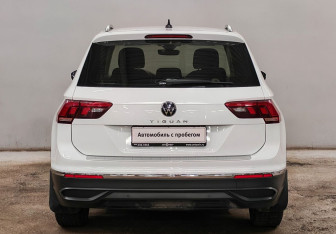 Подержанный автомобиль Volkswagen Tiguan 2021 года (6 фото)