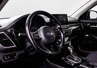 Подержанный автомобиль Kia Seltos 2020 года (13 фото)