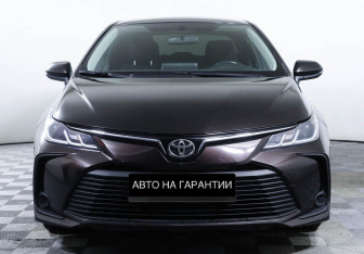 Подержанный автомобиль Toyota Corolla Sedan 2019 года (2 фото)