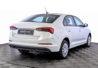 Подержанный автомобиль Skoda Rapid Liftback 2022 года (5 фото)