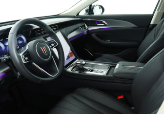 Подержанный автомобиль Hongqi H5 2024 года (13 фото)