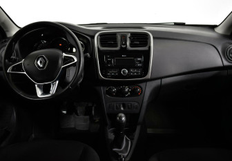 Подержанный автомобиль Renault Logan Sedan 2020 года (8 фото)
