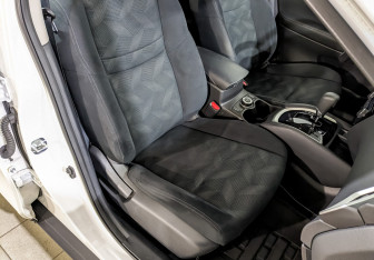 Подержанный автомобиль Nissan X-Trail 2015 года (22 фото)