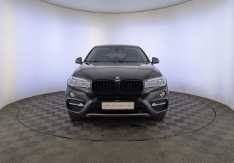 Подержанный автомобиль BMW X6 2016 года (2 фото)