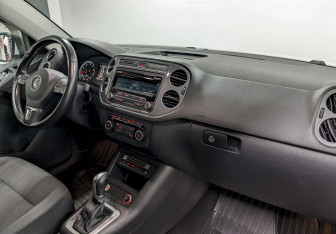 Подержанный автомобиль Volkswagen Tiguan 2014 года (19 фото)