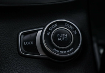 Подержанный автомобиль Suzuki SX4 Hatchback 2014 года (12 фото)