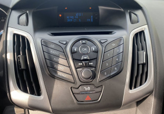 Подержанный автомобиль Ford Focus Wagon 2013 года (13 фото)