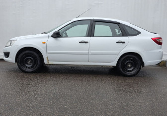 Подержанный автомобиль LADA (ВАЗ) Granta Sedan 2016 года (8 фото)