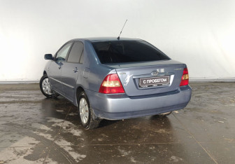 Подержанный автомобиль Toyota Corolla Sedan 2003 года (4 фото)