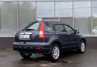Подержанный автомобиль Honda CR-V 2007 года (5 фото)