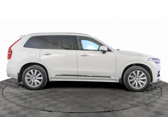 Подержанный автомобиль Volvo XC90 2019 года (4 фото)