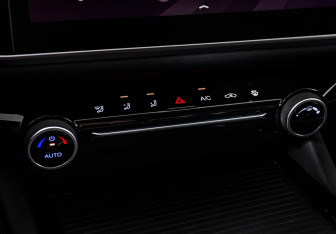 Подержанный автомобиль Omoda S5 2023 года (18 фото)