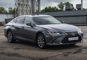 Подержанный автомобиль Lexus ES 2021 года (4 фото)