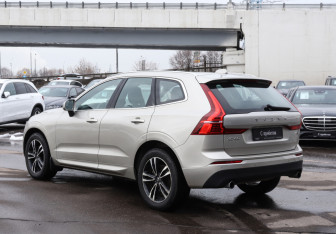 Подержанный автомобиль Volvo XC60 2019 года (7 фото)
