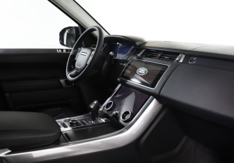 Подержанный автомобиль Land Rover Range Rover Sport 2018 года (9 фото)