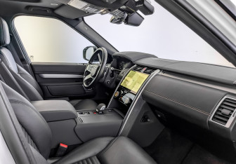 Подержанный автомобиль Land Rover Discovery 2021 года (11 фото)