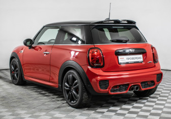 Подержанный автомобиль MINI Hatch 2018 года (7 фото)