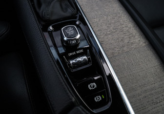 Подержанный автомобиль Volvo S90 2021 года (20 фото)