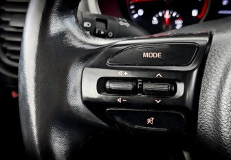 Подержанный автомобиль Kia Rio Hatchback 2021 года (26 фото)