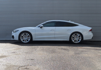 Подержанный автомобиль Audi A7 2021 года (8 фото)