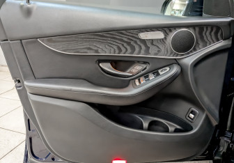 Подержанный автомобиль Mercedes-Benz GLC Coupe 2021 года (19 фото)