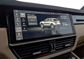 Подержанный автомобиль Porsche Cayenne 2019 года (30 фото)