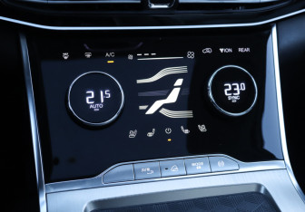 Подержанный автомобиль Exeed VX 2022 года (18 фото)