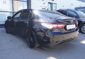 Подержанный автомобиль Toyota Camry Sedan 2019 года (7 фото)