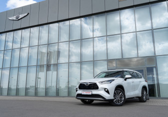 Новый Toyota Highlander 2025 (10 фото)