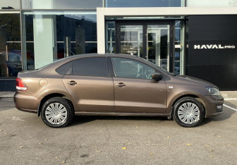 Подержанный автомобиль Volkswagen Polo Sedan 2016 года (4 фото)