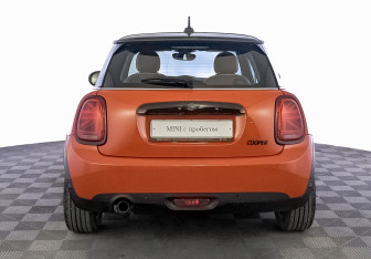 Подержанный автомобиль MINI Hatch 2021 года (6 фото)