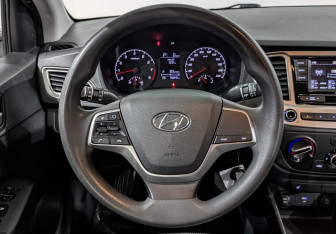 Подержанный автомобиль Hyundai Solaris Sedan 2022 года (21 фото)