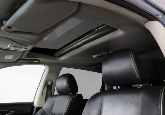 Подержанный автомобиль Infiniti QX60 2017 года (15 фото)