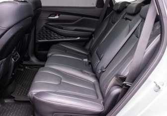 Подержанный автомобиль Hyundai Santa Fe 2023 года (11 фото)