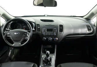 Подержанный автомобиль Kia Cerato Sedan 2015 года (6 фото)