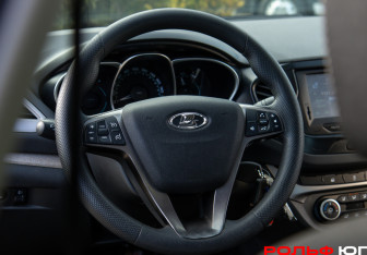 Подержанный автомобиль LADA (ВАЗ) Vesta Sedan 2016 года (11 фото)