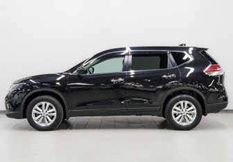 Подержанный автомобиль Nissan X-Trail 2018 года (8 фото)