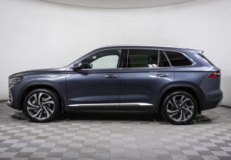 Подержанный автомобиль Geely Monjaro 2024 года (8 фото)