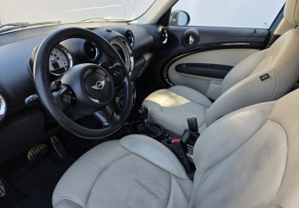 Подержанный автомобиль MINI Countryman 2012 года (9 фото)